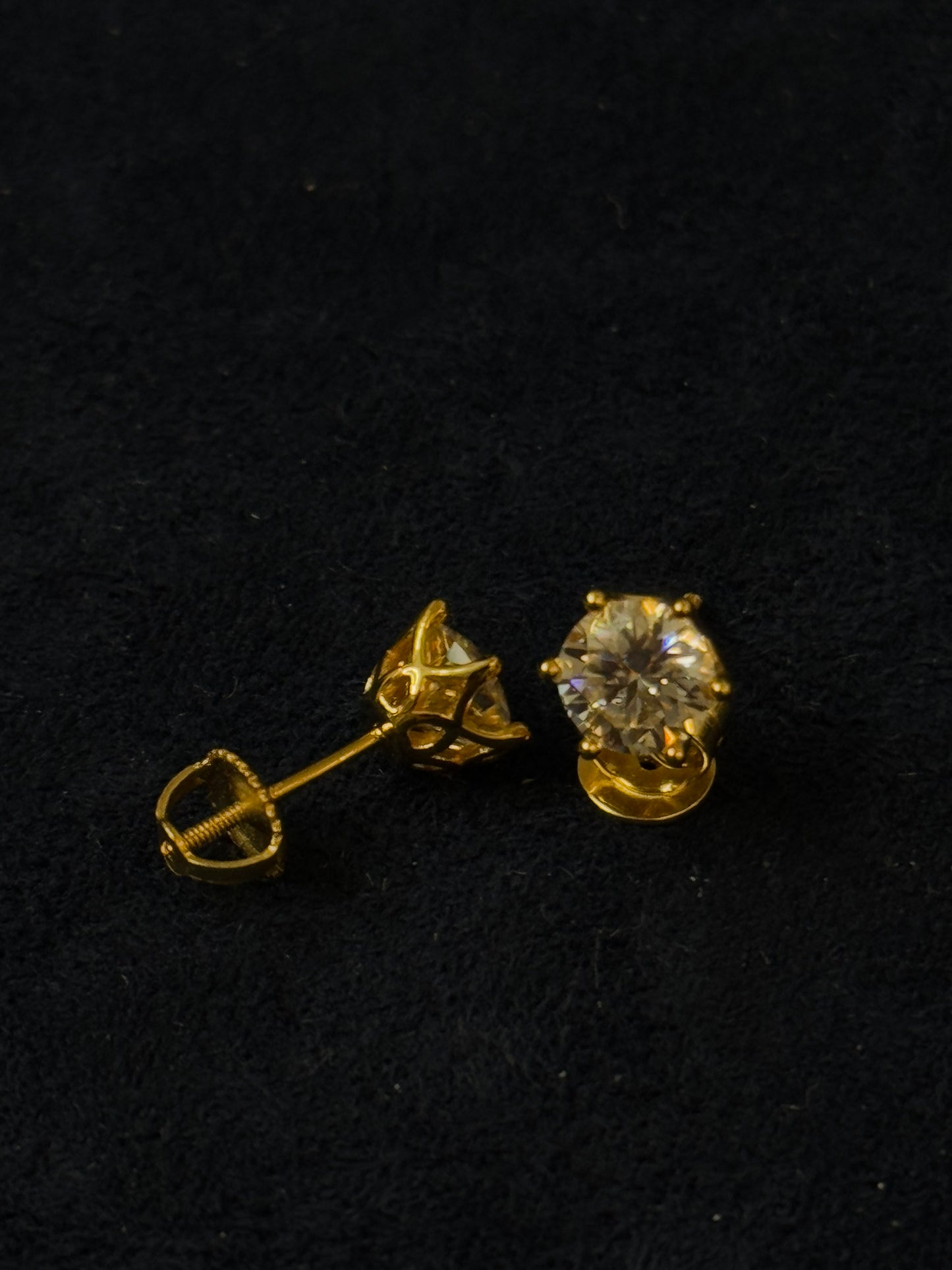 2ct Solitary 6 prong stud with (twist back) Yellow