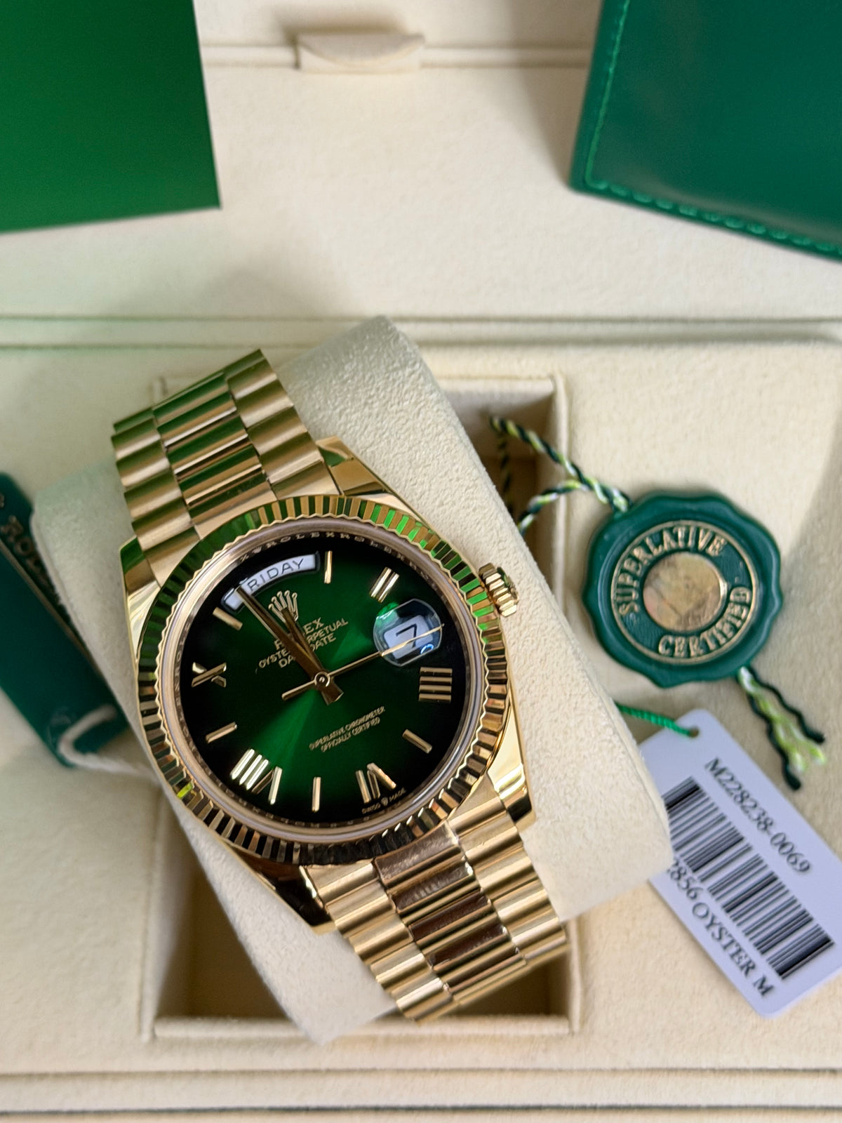 2026 228238 “Ombré Green” 40mm
