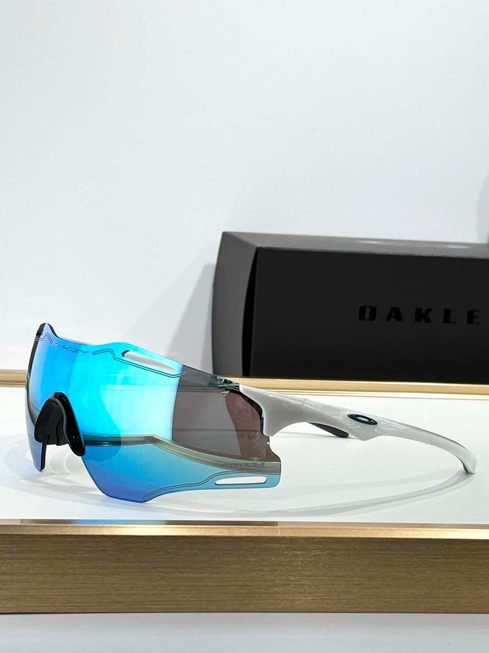 Oakley Cybr Zero L Sunglasses