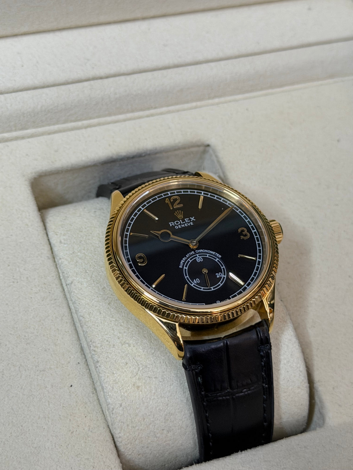 2025 5208 “Black” 39mm