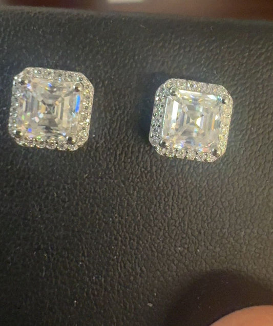 1.5CT Asscher cut solitary beveled cut With Hex Halo 2.CTW