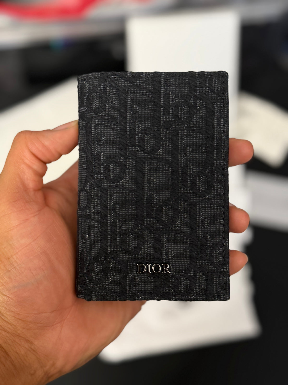 2ESCH138YSE_H03E
 Bifold Card Holder Black Oblique Jacquard