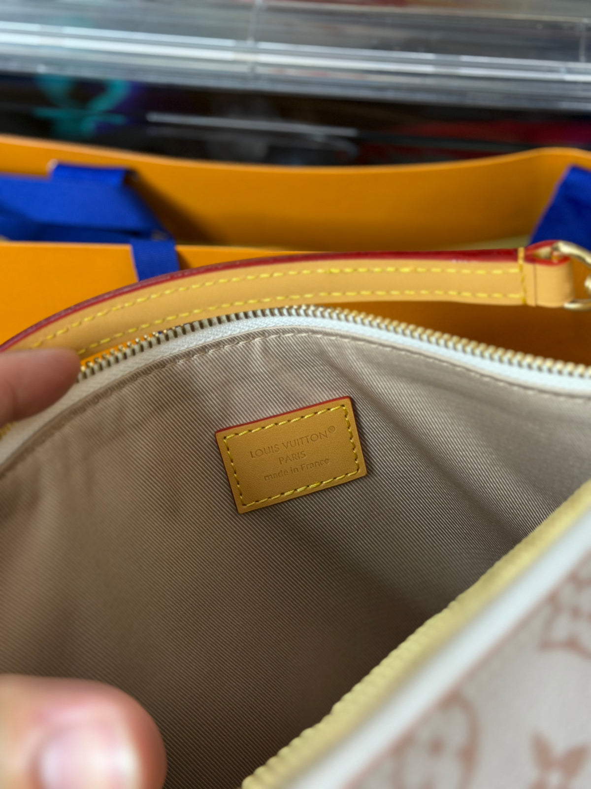M2A078 Multipass Handbag