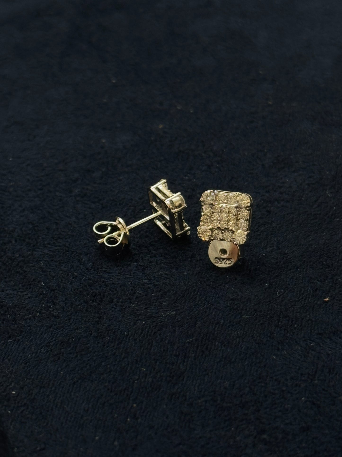 2CTW Square Pave with raised corner and (Twist back)