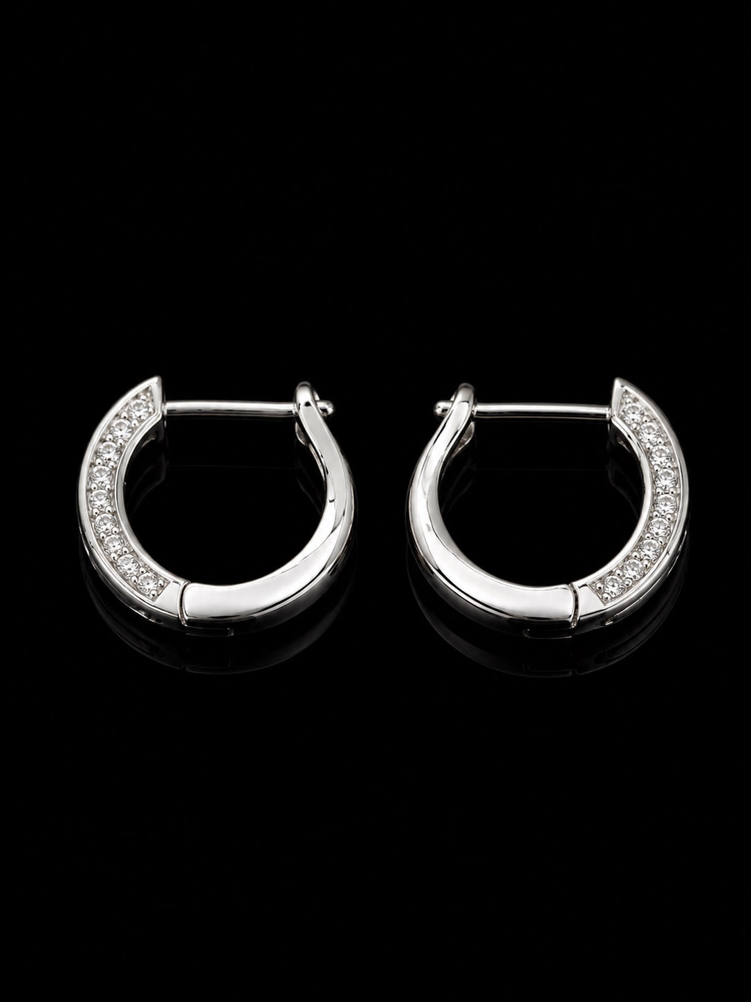 1CTW "lucky Shoe" 3 dimensional single row hoops