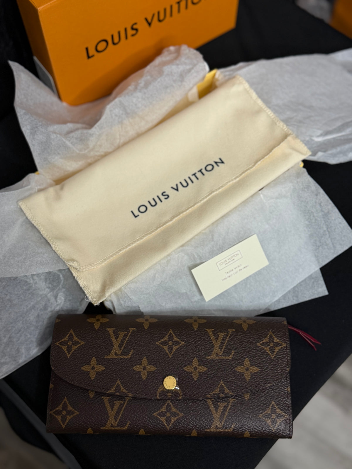 2021 M60697 Emilie wallet