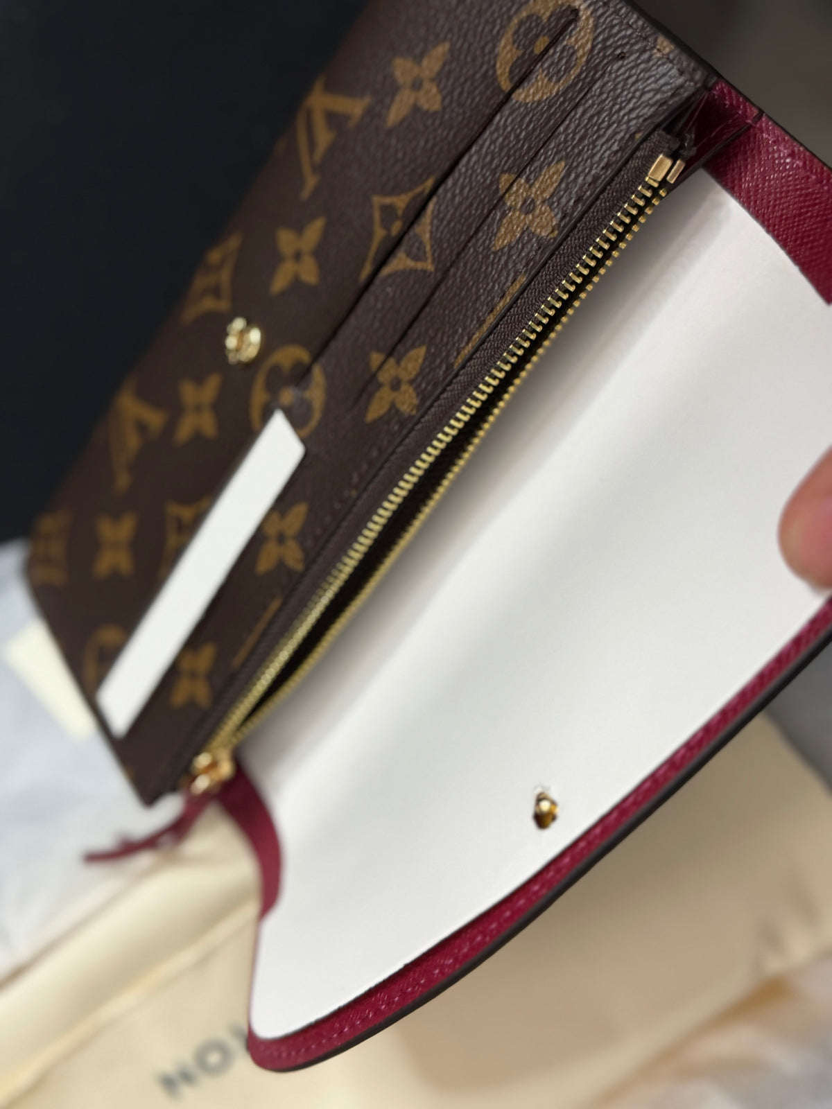 2021 M60697 Emilie wallet