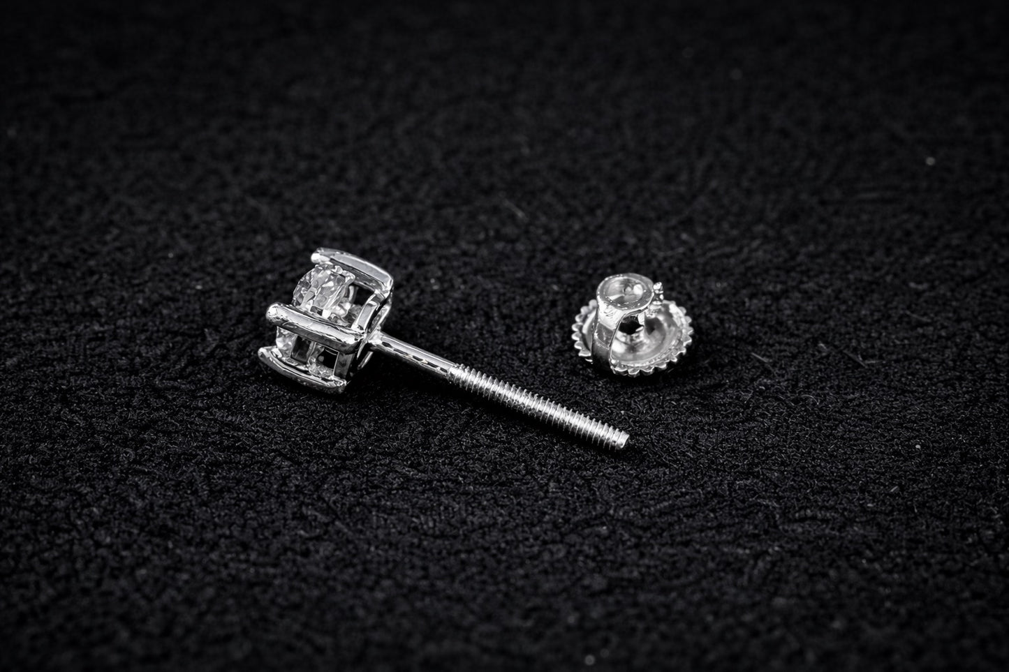 0.5CT Solitary Round 4 prong Studs (twist back) 1CTW