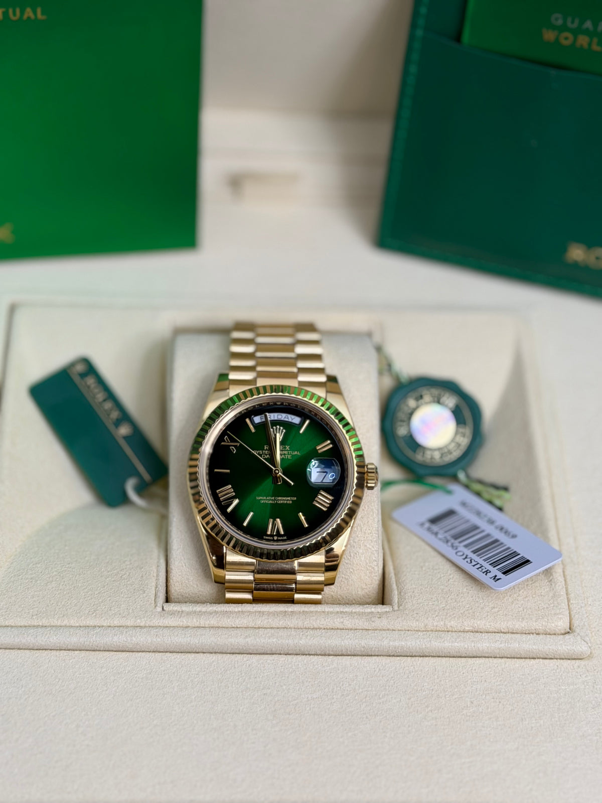 2026 228238 “Ombré Green” 40mm