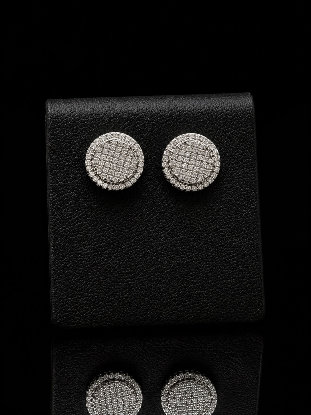 1.5ctw Flat top Pave set studs (twist on)
