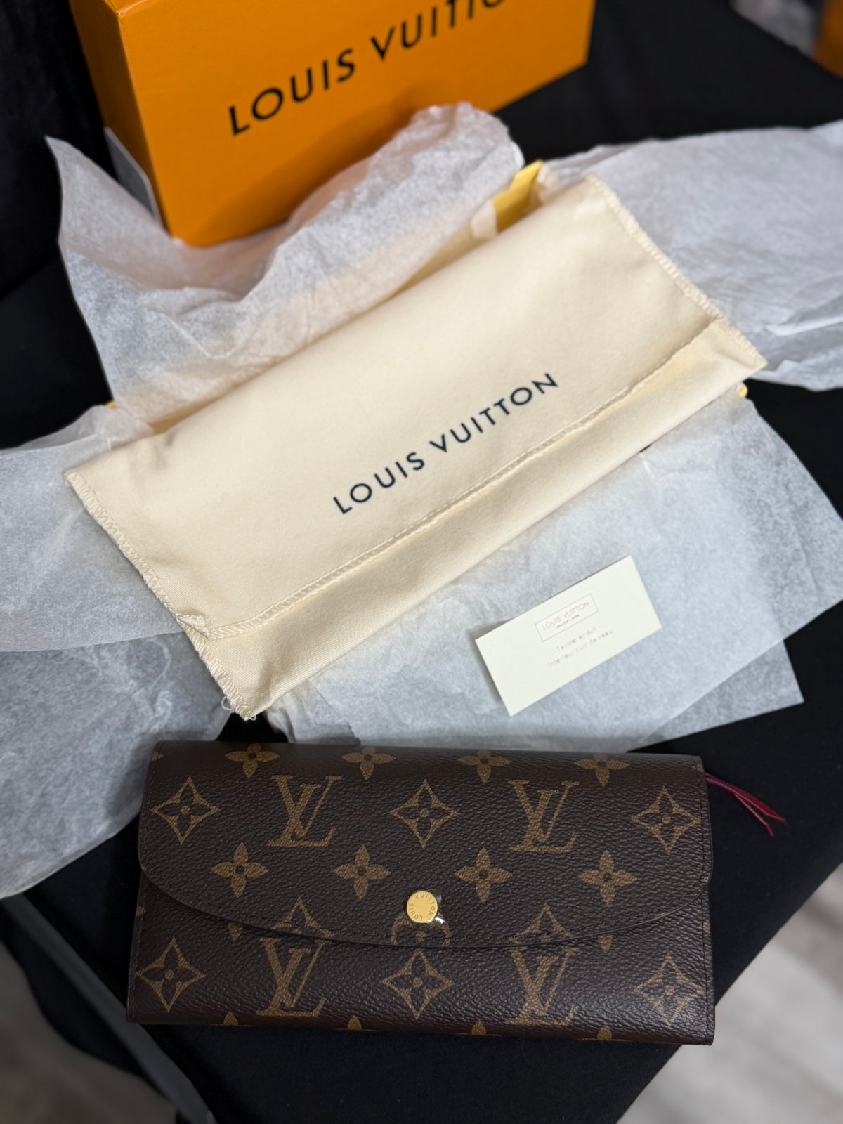 2021 M60697 Emilie wallet