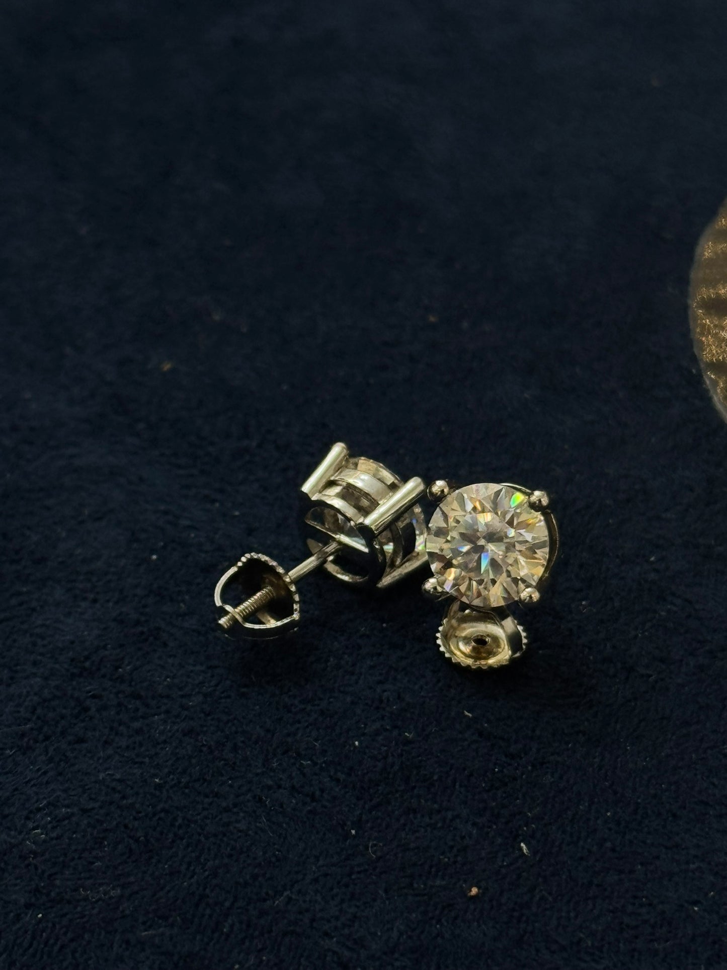 2ct 4 prong Round Solitary Studs (twist on) 4ctw