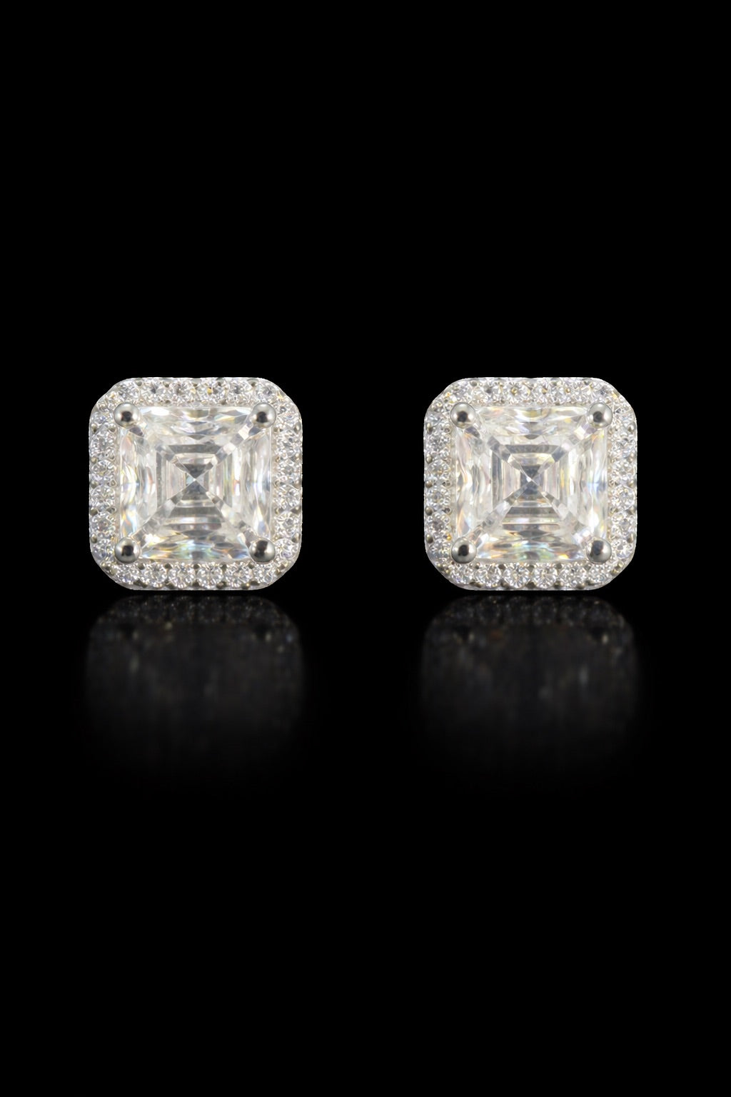 1.5CT Asscher cut solitary beveled cut With Hex Halo 2.0 CTW